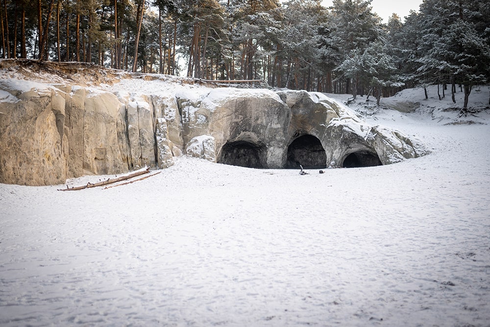 Sandsteinhöhlen Blankenburg bei Schnee